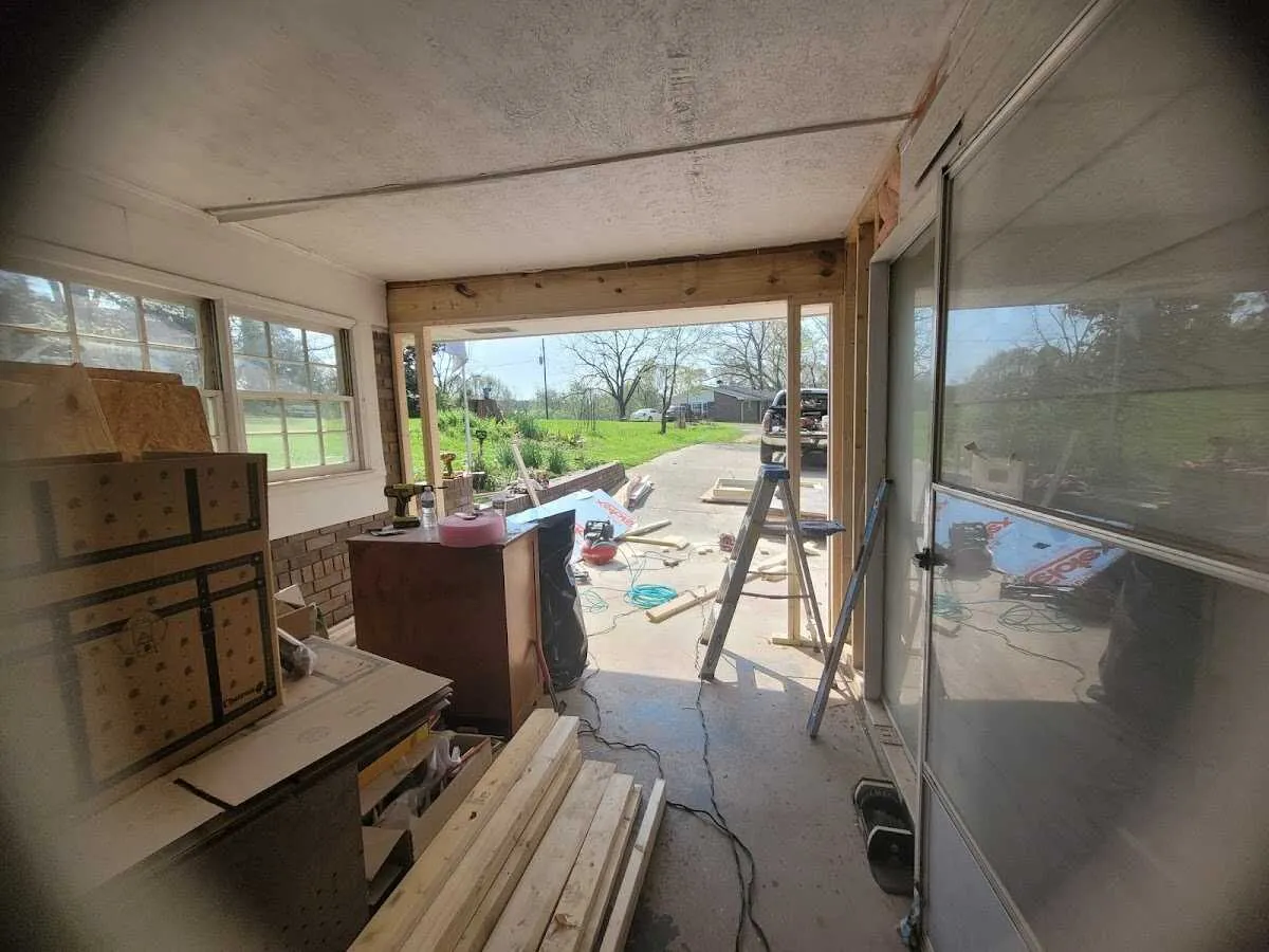 Air movers and dehumidifier for Water Mitigation Services in Chesterfield